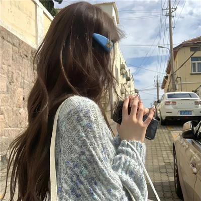 小奶龙驾到我在荒年带全家发大财